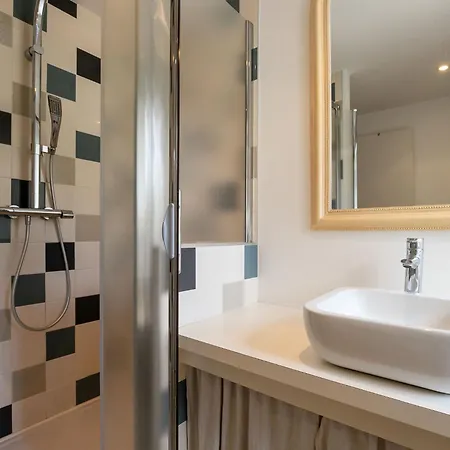 Apartman La Manoir Du Moros By Interhome